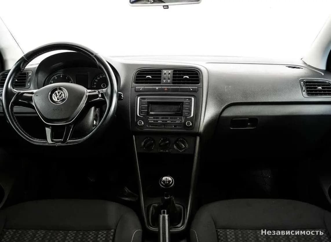 Volkswagen Polo 2016 с пробегом — фото 9