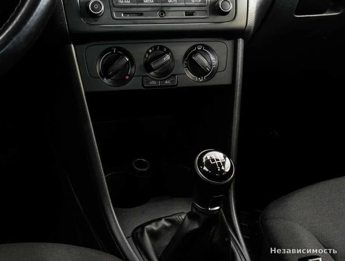 Volkswagen Polo 2016 с пробегом — фото 10
