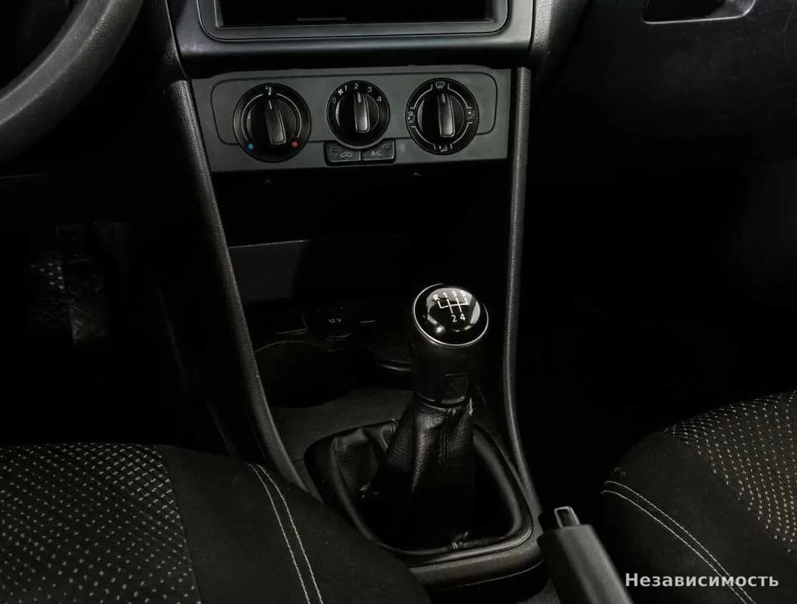 Volkswagen Polo 2017 с пробегом — фото 10