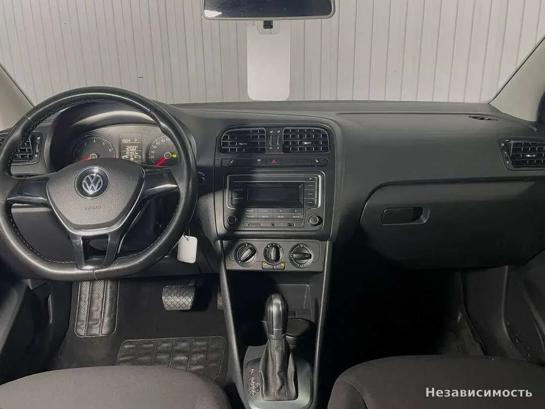 Volkswagen Polo 2017 с пробегом — фото 9