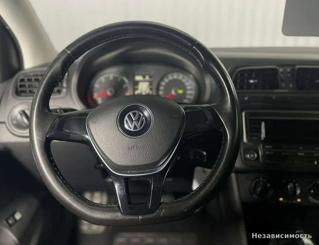 Volkswagen Polo 2017 с пробегом — фото 10