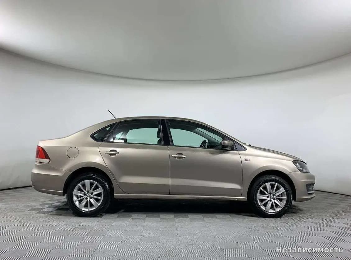 Volkswagen Polo 2015 с пробегом — фото 4