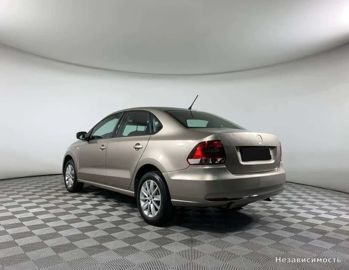 Volkswagen Polo 2015 с пробегом — фото 7