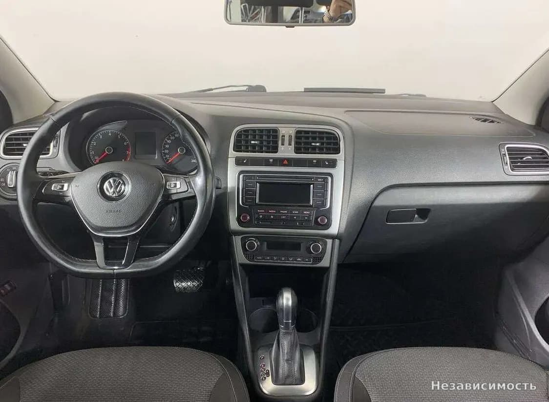 Volkswagen Polo 2015 с пробегом — фото 10
