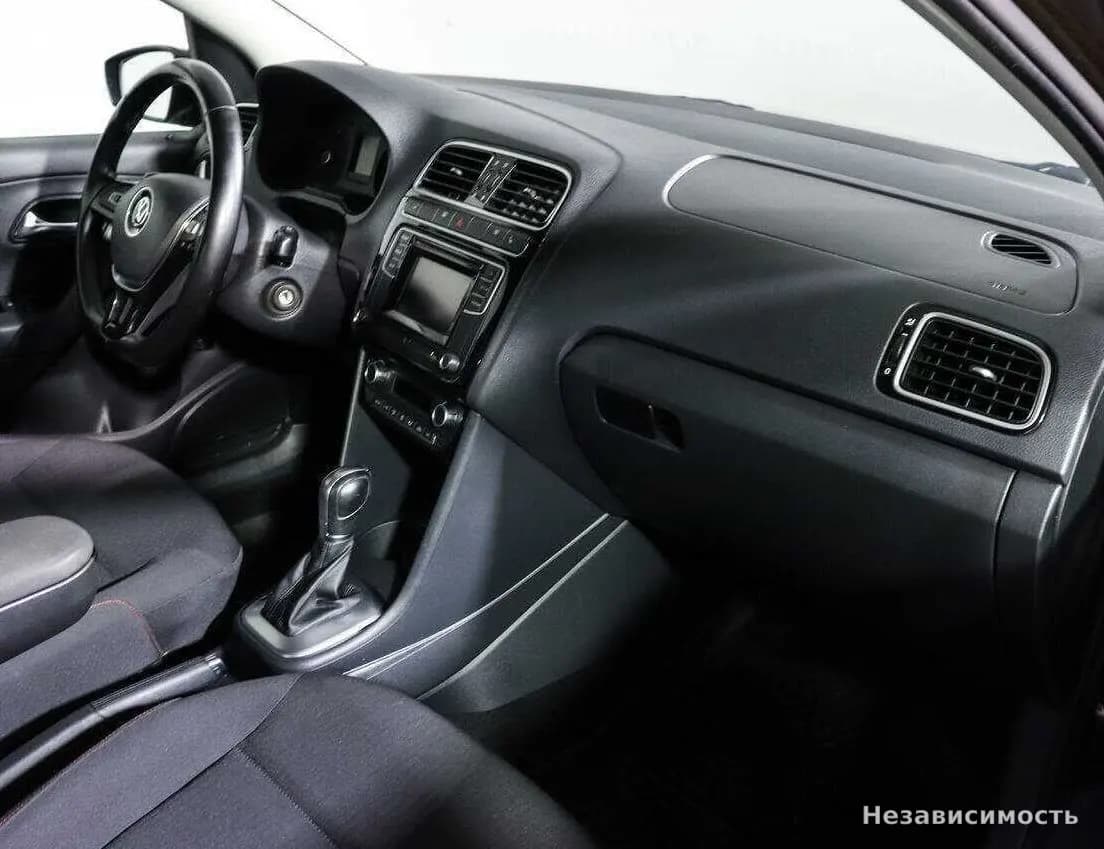 Volkswagen Polo 2017 с пробегом — фото 9