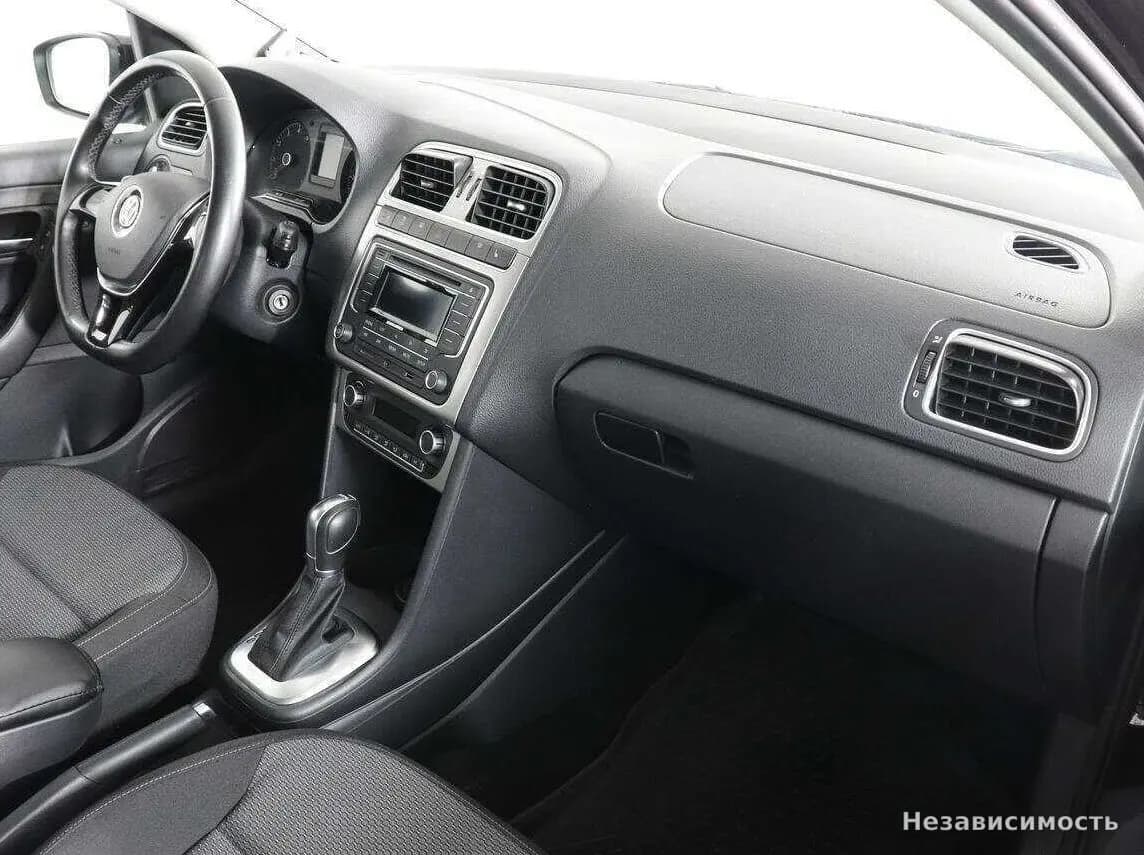 Volkswagen Polo 2017 с пробегом — фото 8