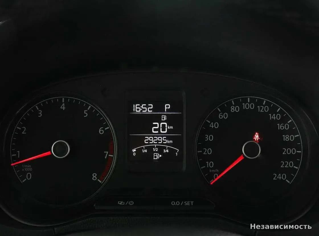Volkswagen Polo 2017 с пробегом — фото 9