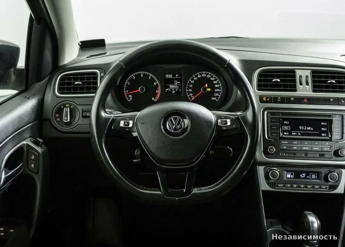 Volkswagen Polo 2018 с пробегом — фото 9