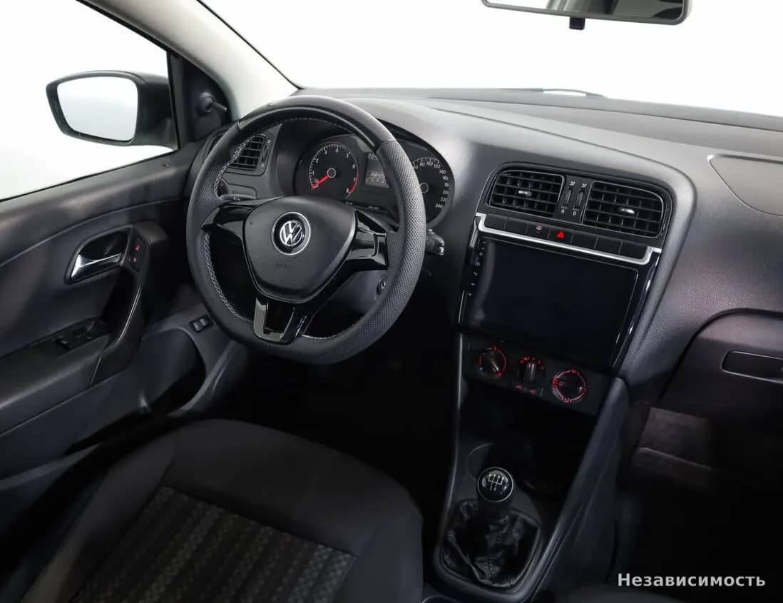 Volkswagen Polo 2018 с пробегом — фото 7