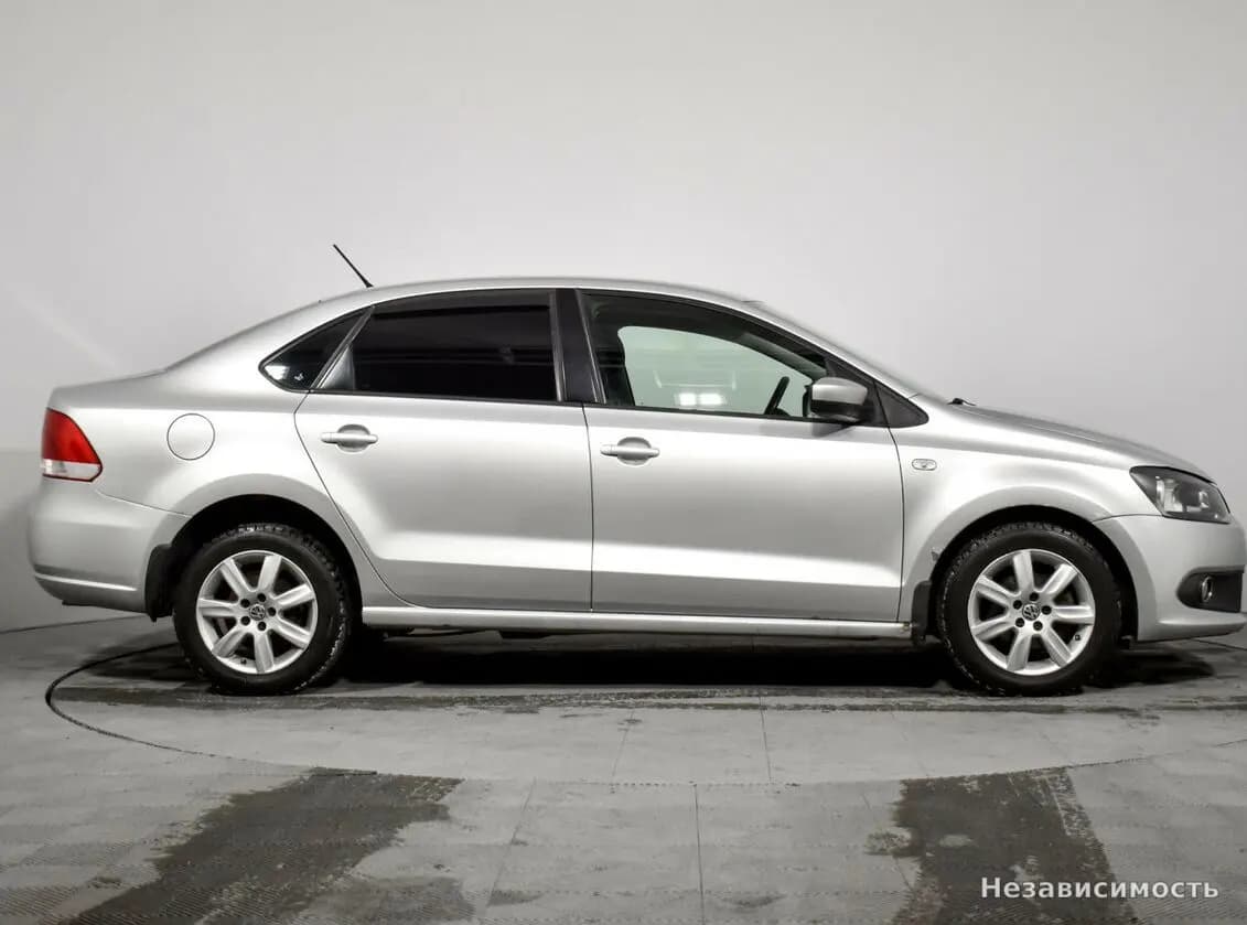 Volkswagen Polo 2015 с пробегом — фото 4