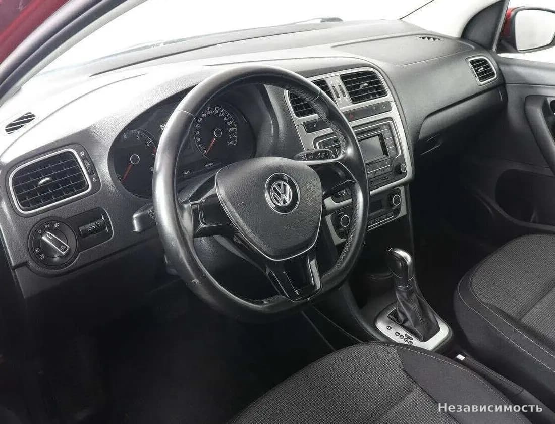 Volkswagen Polo 2015 с пробегом — фото 5