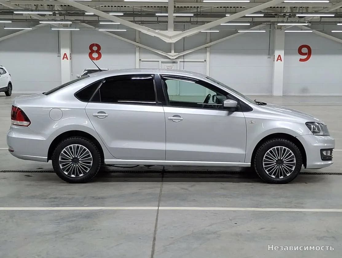 Volkswagen Polo 2015 с пробегом — фото 4