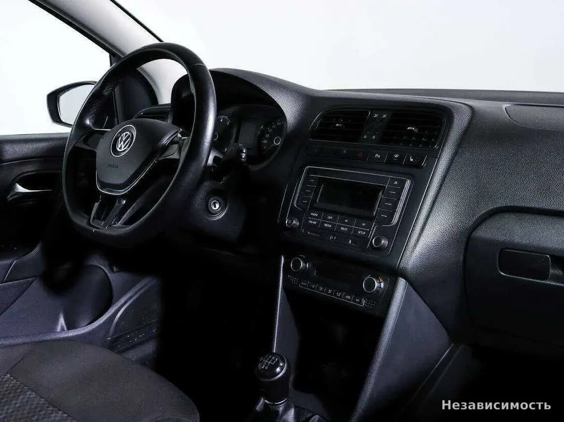 Volkswagen Polo 2016 с пробегом — фото 6
