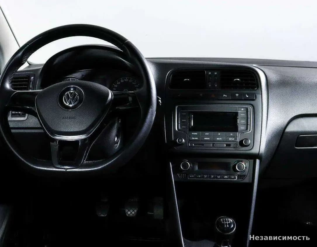 Volkswagen Polo 2016 с пробегом — фото 9
