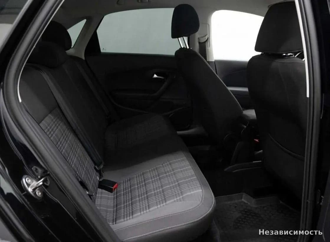 Volkswagen Polo 2016 с пробегом — фото 10