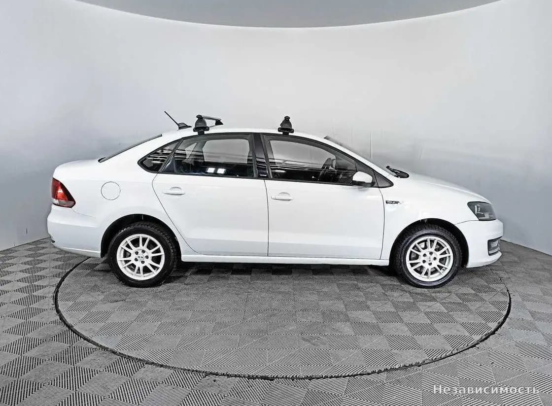 Volkswagen Polo 2017 с пробегом — фото 4