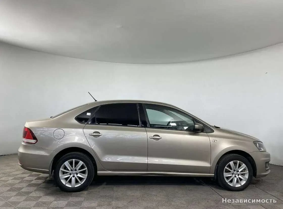 Volkswagen Polo 2015 с пробегом — фото 3