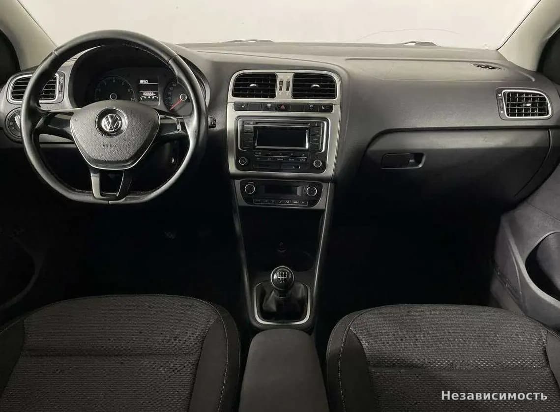 Volkswagen Polo 2015 с пробегом — фото 6