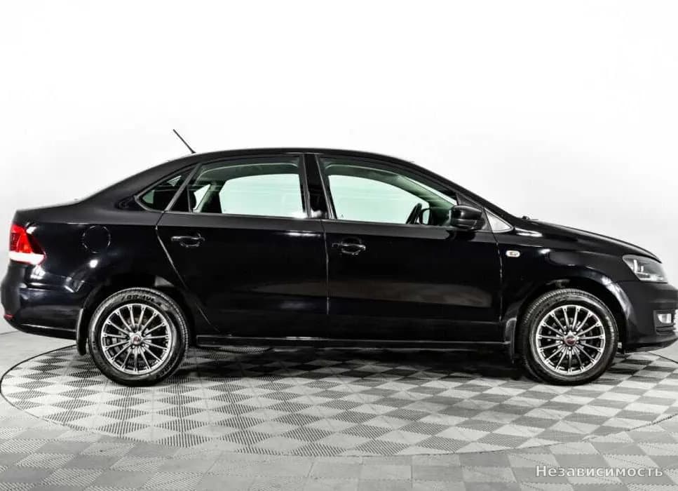 Volkswagen Polo 2015 с пробегом — фото 4