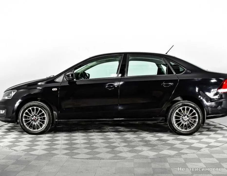 Volkswagen Polo 2015 с пробегом — фото 8