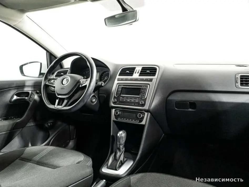 Volkswagen Polo 2017 с пробегом — фото 9
