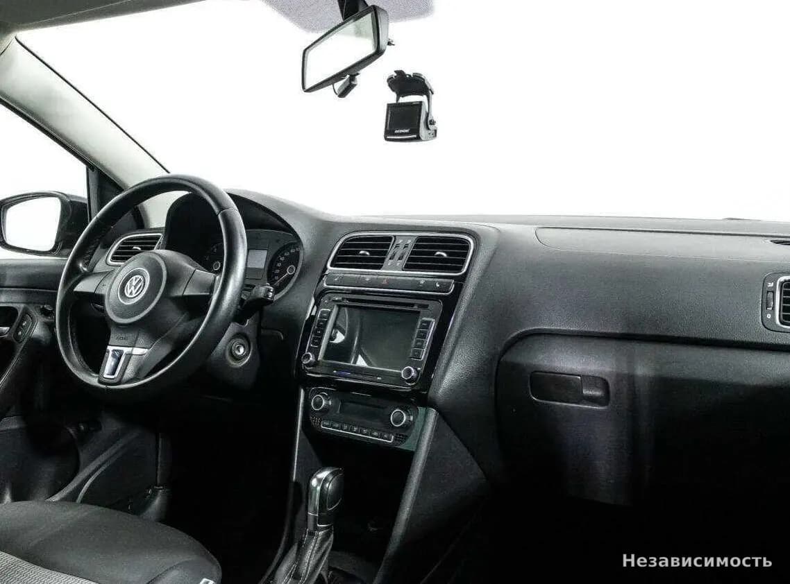 Volkswagen Polo 2014 с пробегом — фото 9
