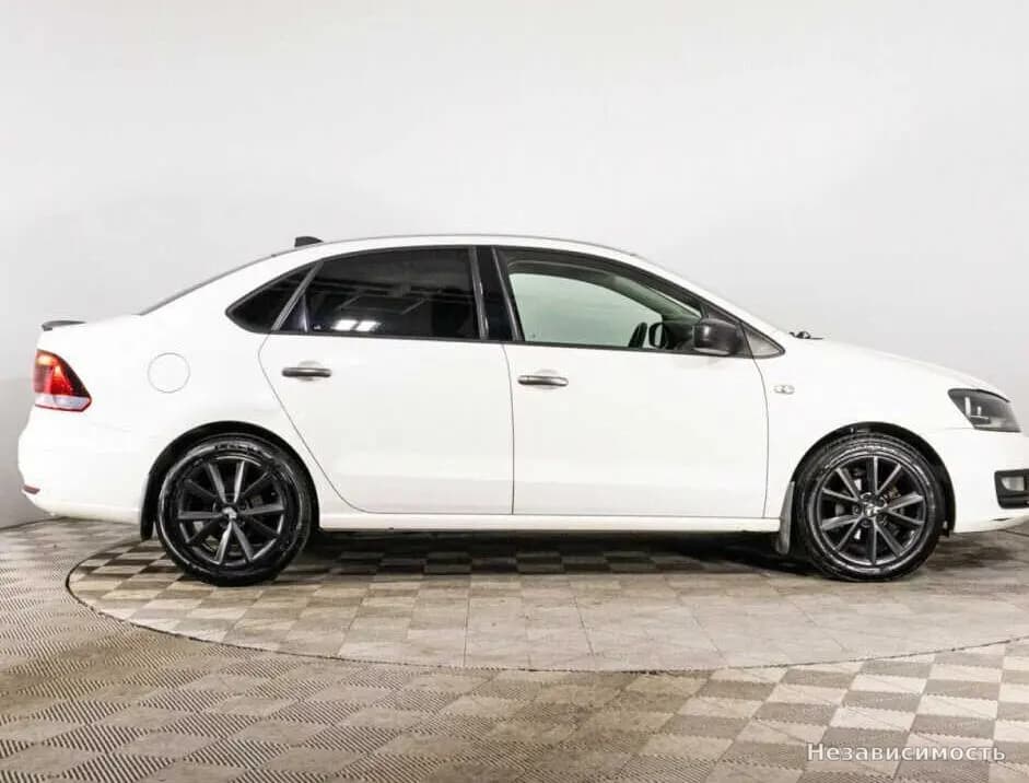 Volkswagen Polo 2015 с пробегом — фото 4