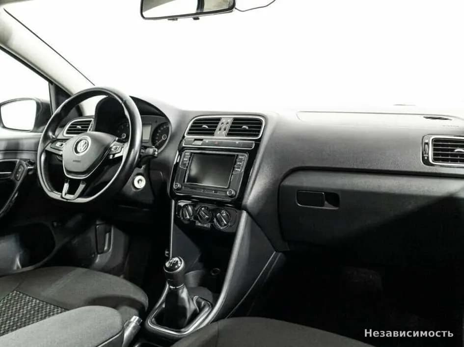 Volkswagen Polo 2015 с пробегом — фото 9