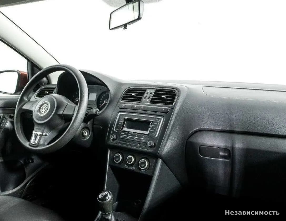 Volkswagen Polo 2014 с пробегом — фото 9