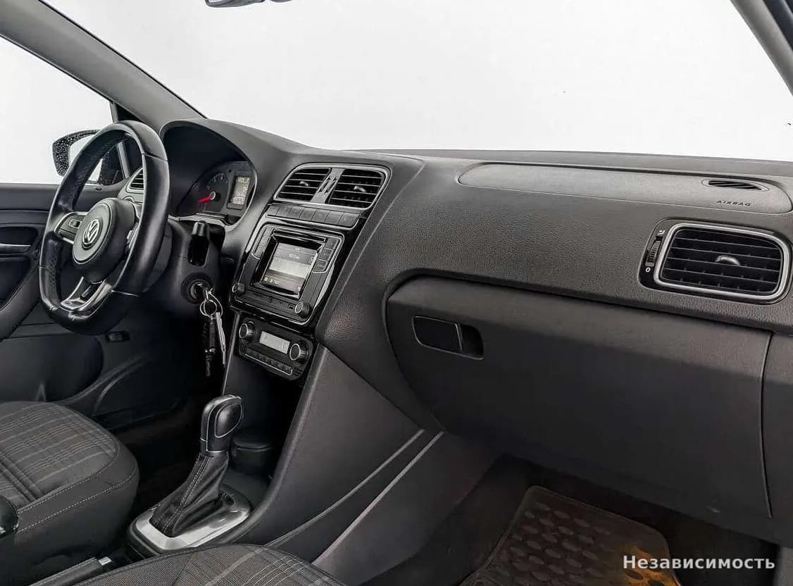 Volkswagen Polo 2017 с пробегом — фото 9