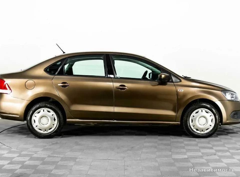 Volkswagen Polo 2015 с пробегом — фото 4