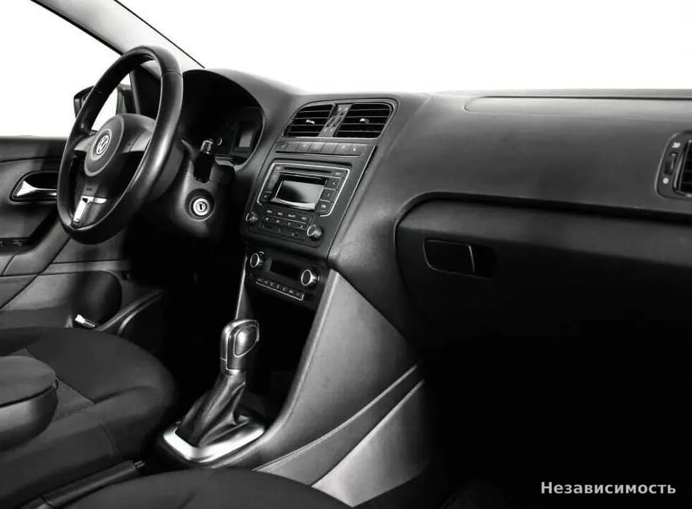 Volkswagen Polo 2015 с пробегом — фото 9