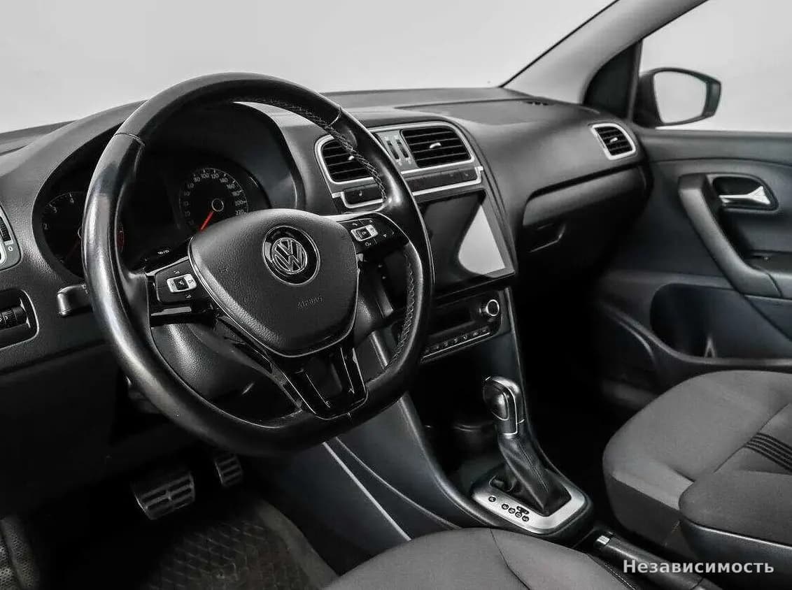 Volkswagen Polo 2016 с пробегом — фото 9