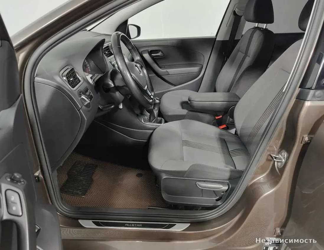 Volkswagen Polo 2016 с пробегом — фото 9