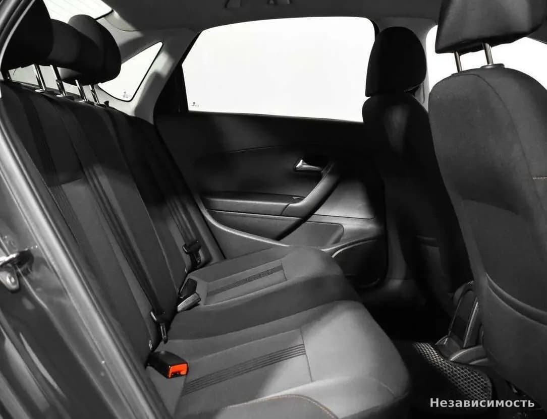 Volkswagen Polo 2017 с пробегом — фото 10