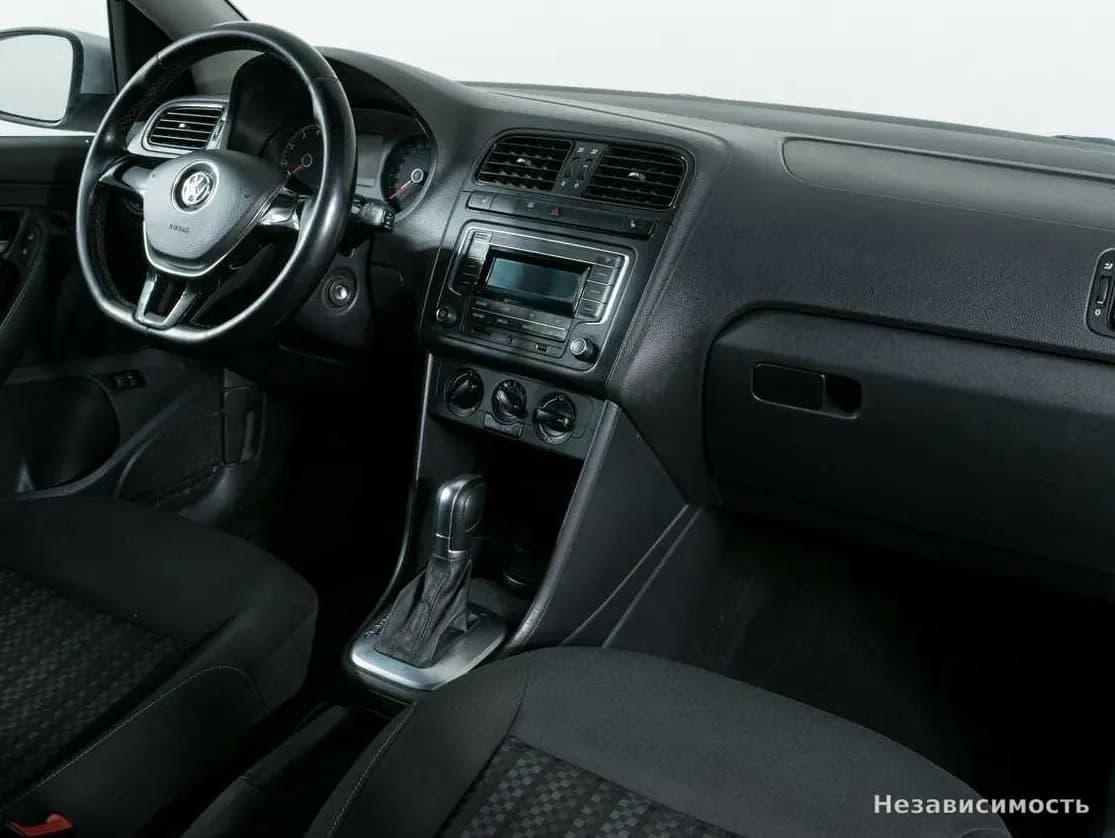 Volkswagen Polo 2017 с пробегом — фото 8