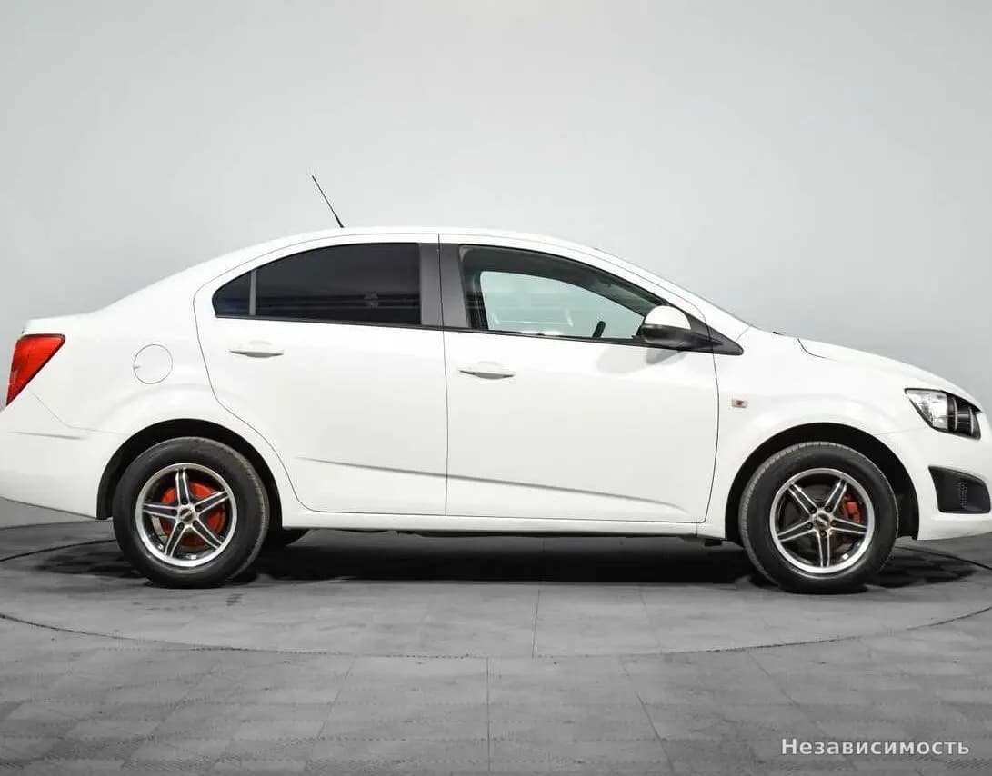 Chevrolet Aveo 2014 с пробегом — фото 4
