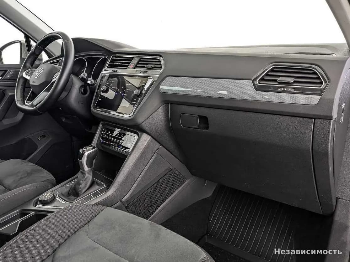 Volkswagen Tiguan 2021 с пробегом — фото 9