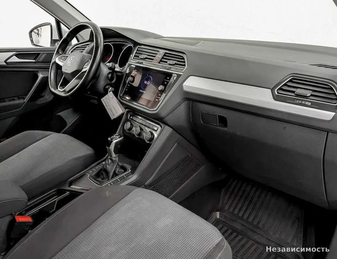 Volkswagen Tiguan 2021 с пробегом — фото 10