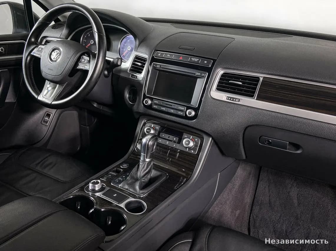 Volkswagen Touareg 2015 с пробегом — фото 9