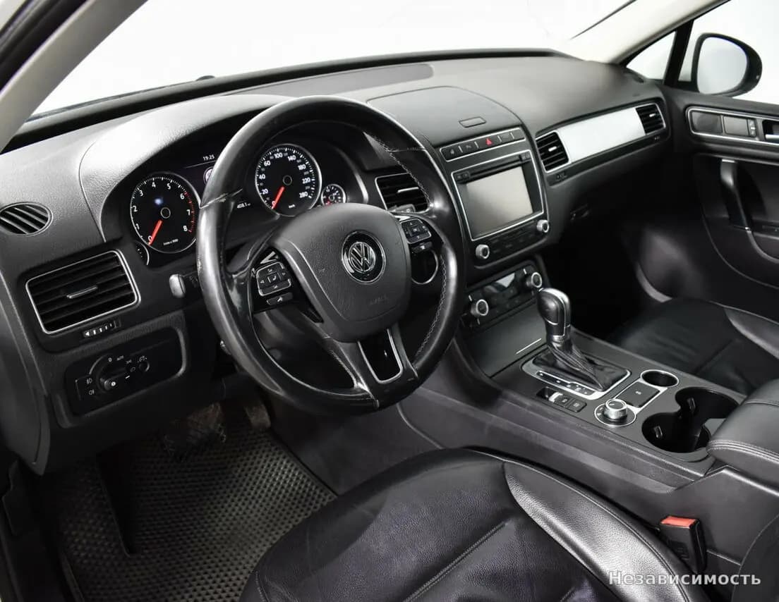 Volkswagen Touareg 2015 с пробегом — фото 9