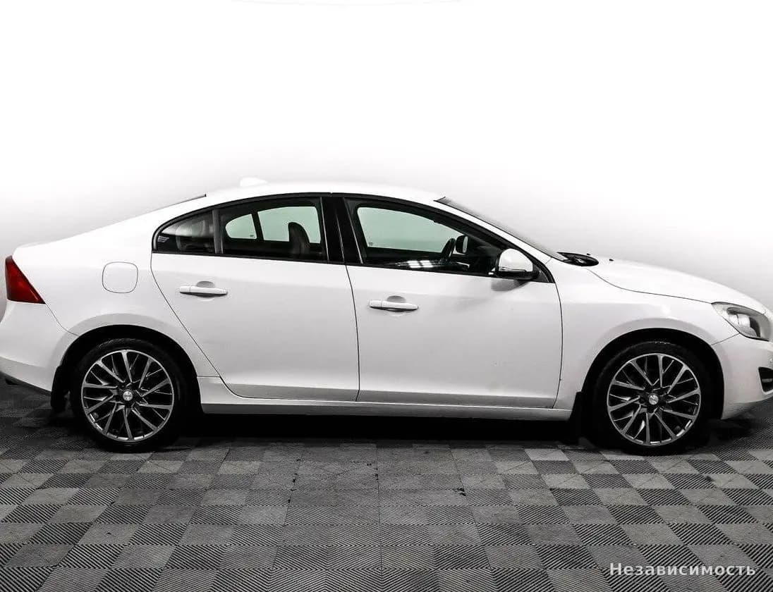 Volvo S60 2012 с пробегом — фото 4