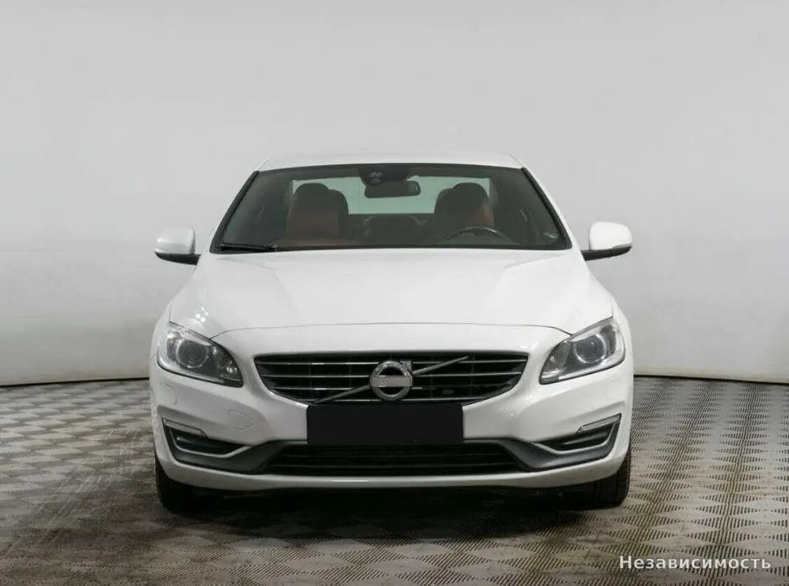 Volvo S60 2014 с пробегом — фото 2