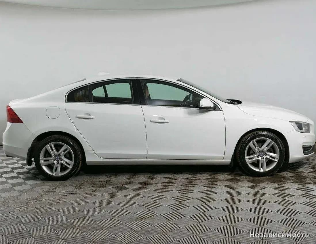 Volvo S60 2014 с пробегом — фото 4