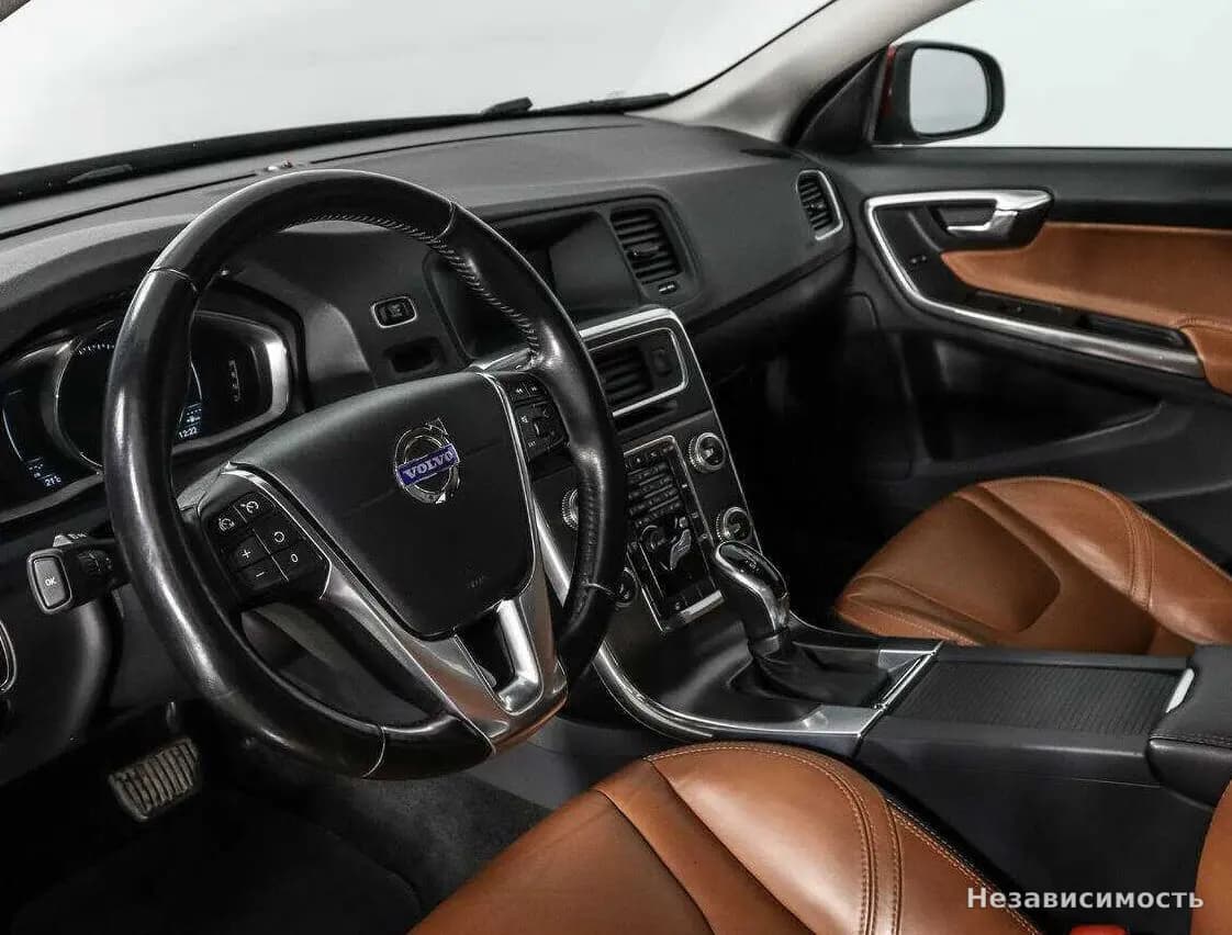 Volvo S60 2014 с пробегом — фото 9