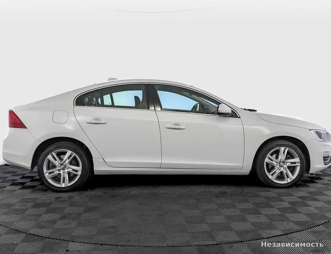 Volvo S60 2016 с пробегом — фото 4