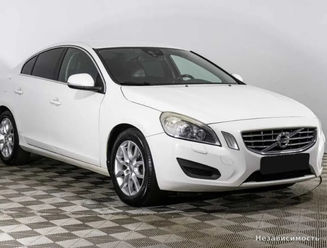 Volvo S60 2012 с пробегом — фото 3