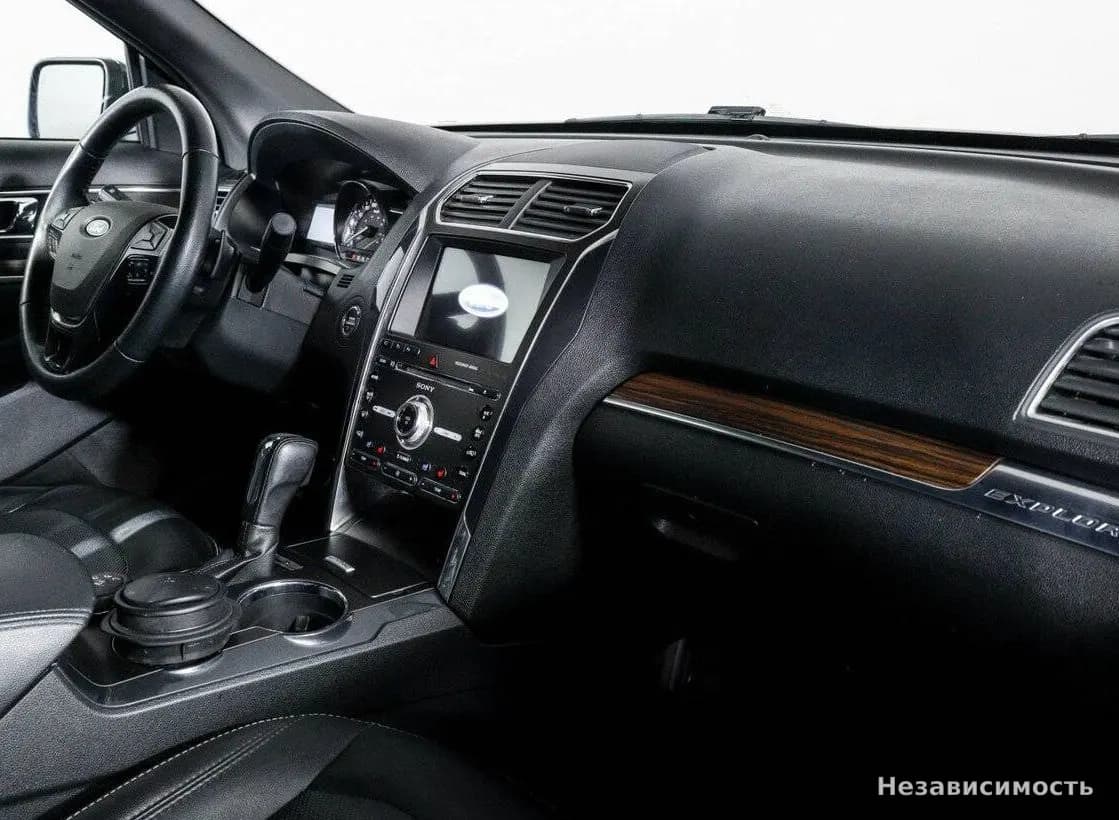 Ford Explorer 2017 с пробегом — фото 9
