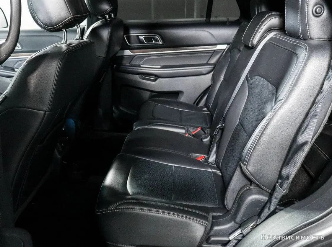 Ford Explorer 2017 с пробегом — фото 10
