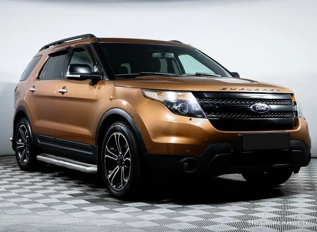 Ford Explorer 2013 с пробегом — фото 3